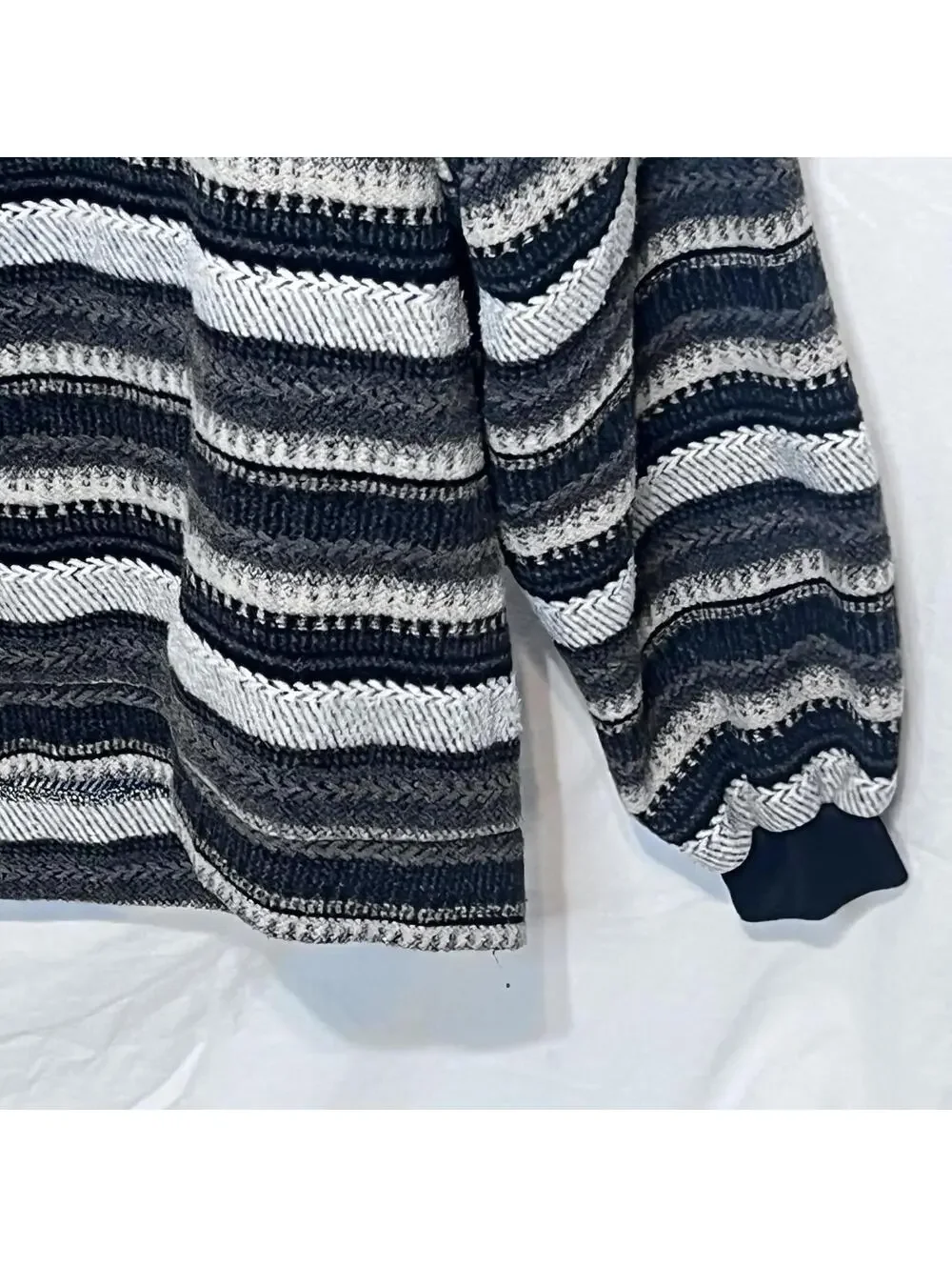 N/A lcale sweater
